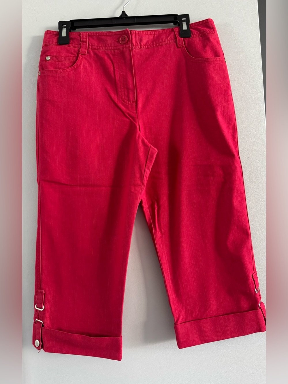 New Directions Red Stretch Cropped Pants Size 10